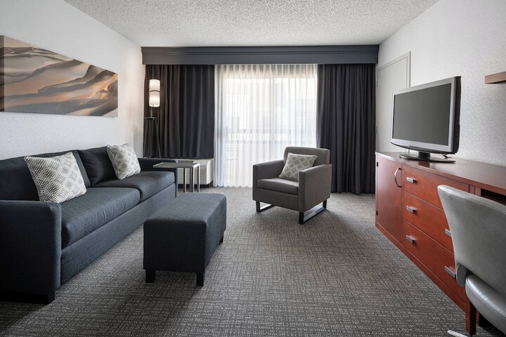 Room 11 of 27