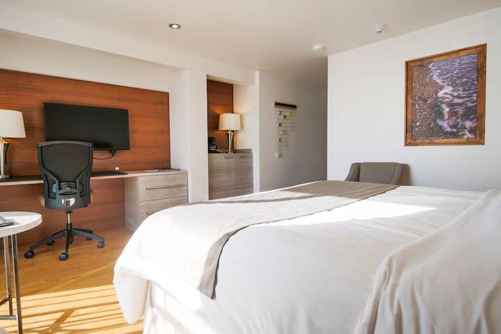 Room 102 of 130
