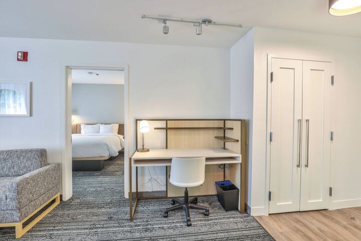 Room 35 of 62