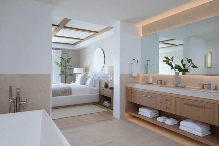 Room 73 of 151