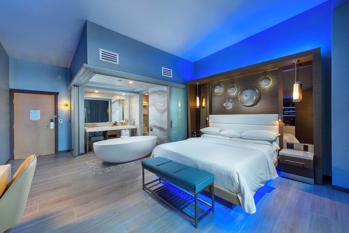 Shade Hotel