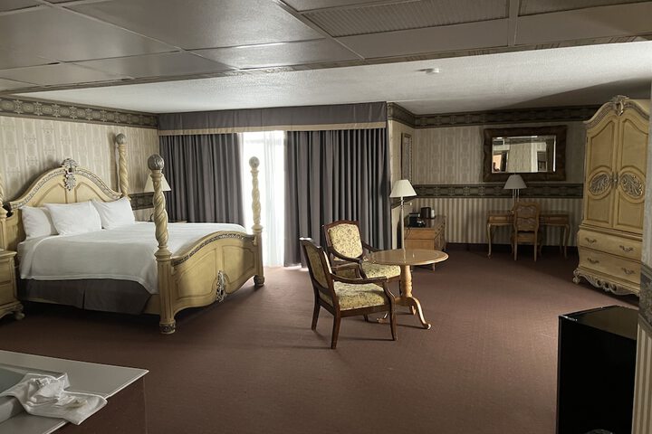 Room 26 of 53