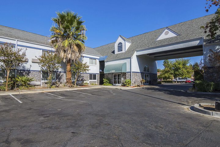 Hotel 4 of 35