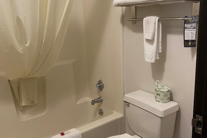 Room 12 of 40