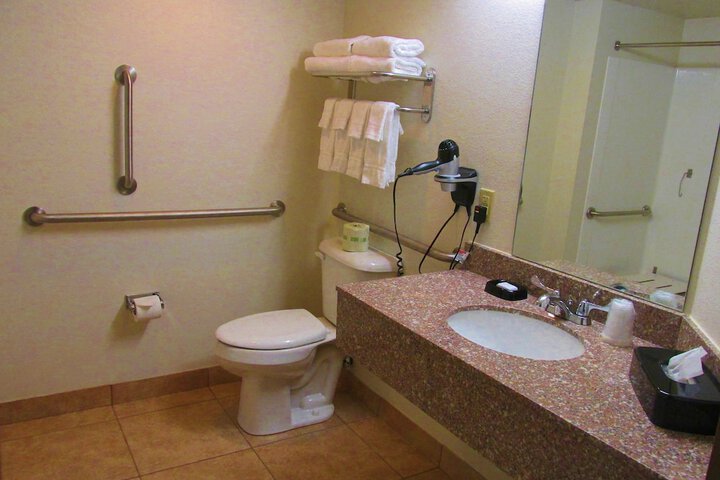 Room 15 of 32