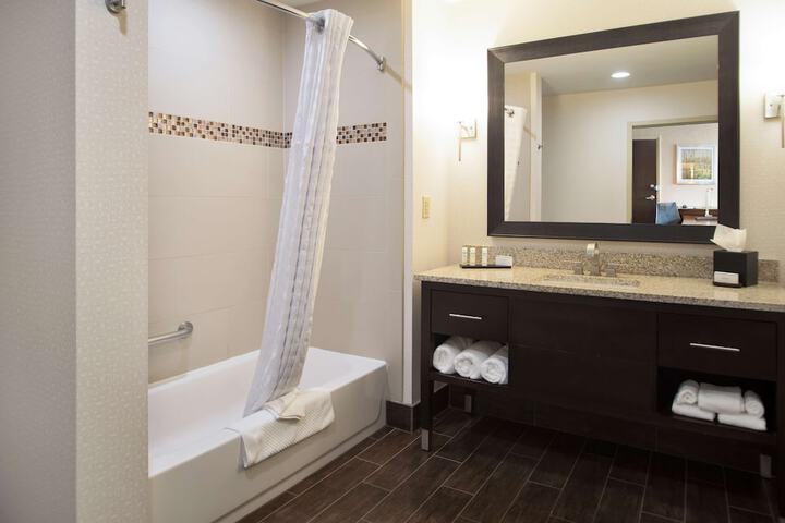 Embassy Suites by Hilton Fayetteville Fort Bragg