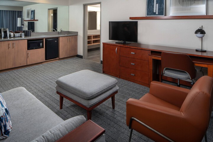 Room 14 of 32