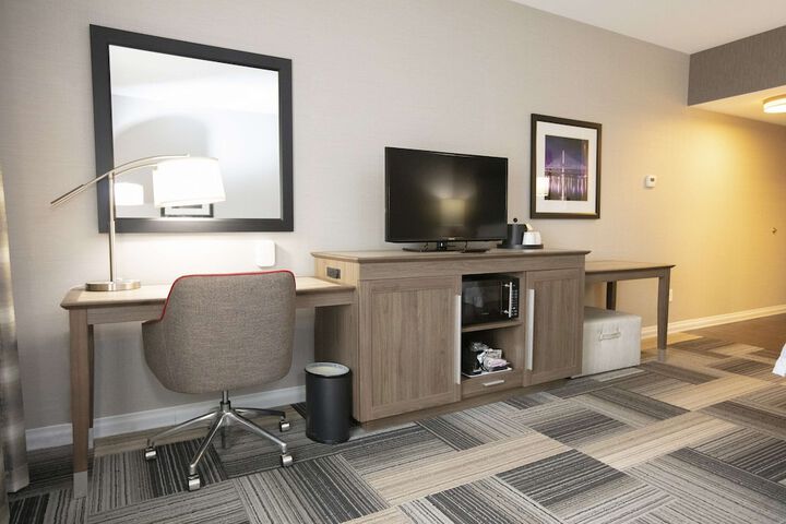 Room 10 of 37