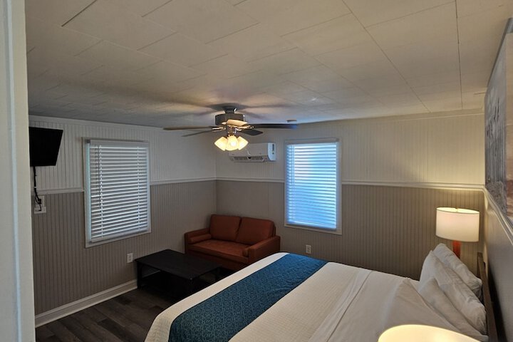 Island Guesthouse and Motel