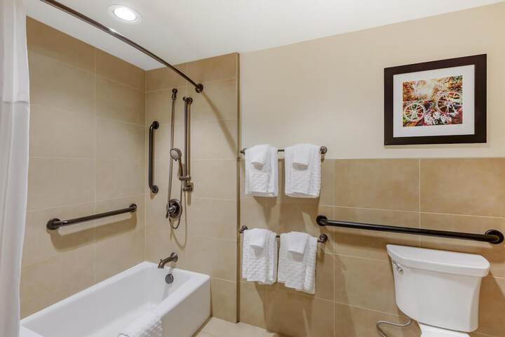 Best Western Plus Greenwell Inn