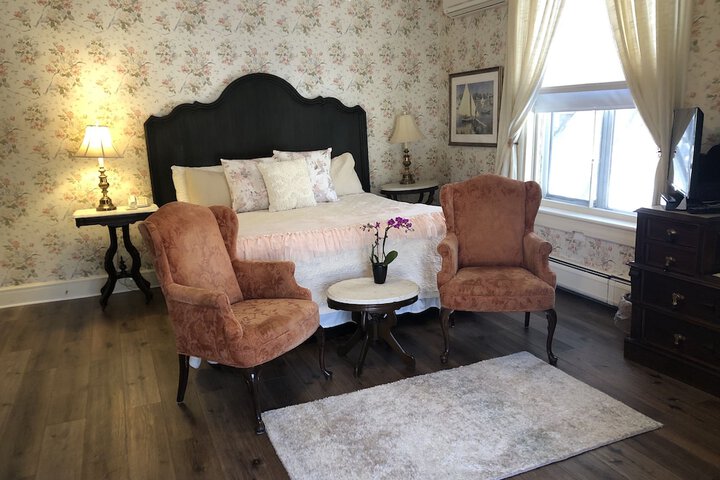 Brook Farm Inn