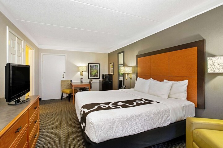 Room 31 of 38