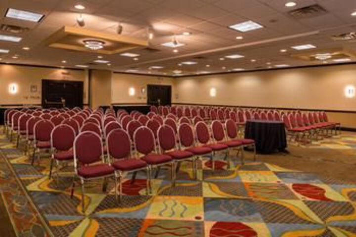 Ramada Plaza Rochester Airport