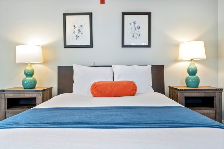 The Lighthouse Inn & Suites