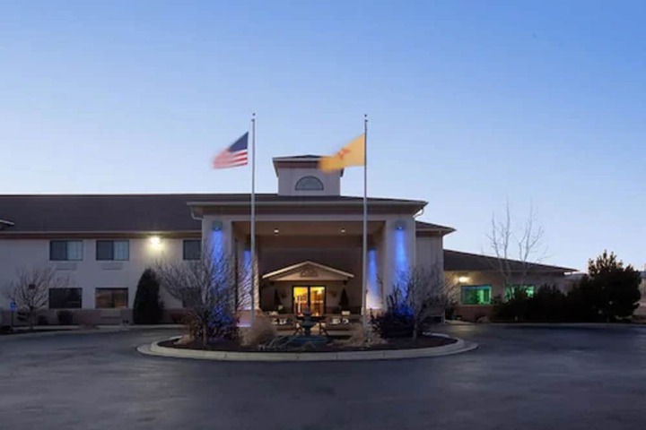 Hotel 4 of 58