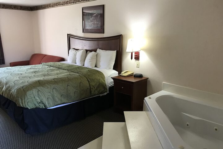Room 33 of 46