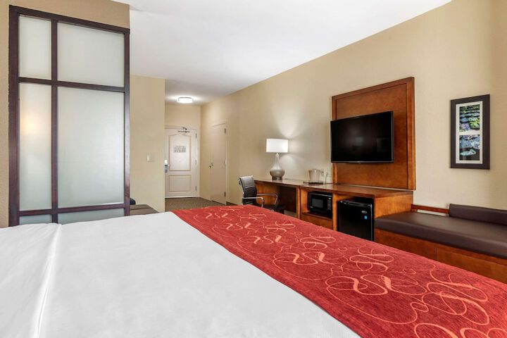 Room 10 of 28
