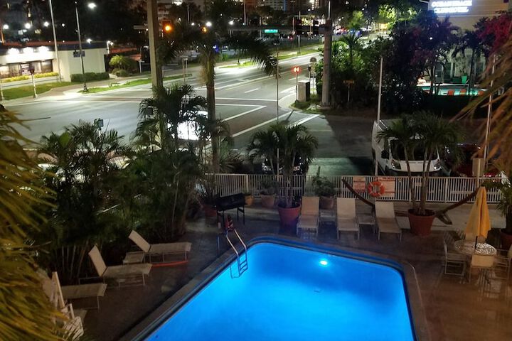 Ocean Mile Hotel