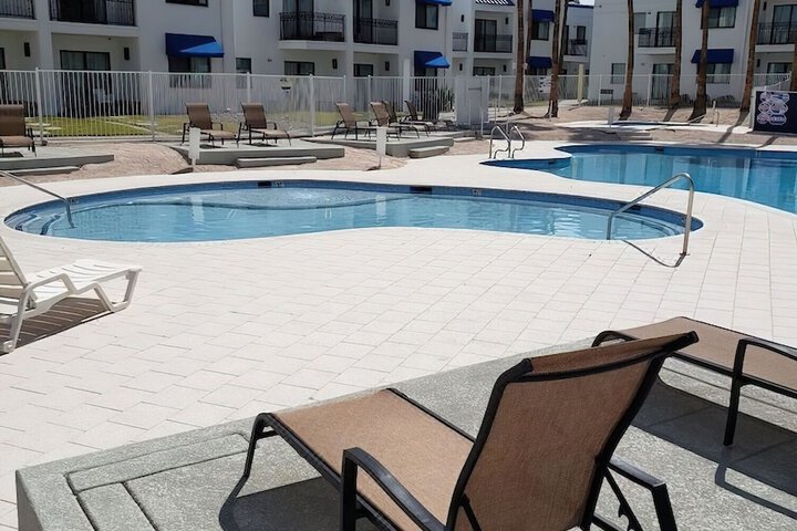 Pool 24 of 104