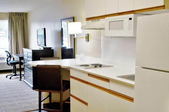 Room 6 of 18