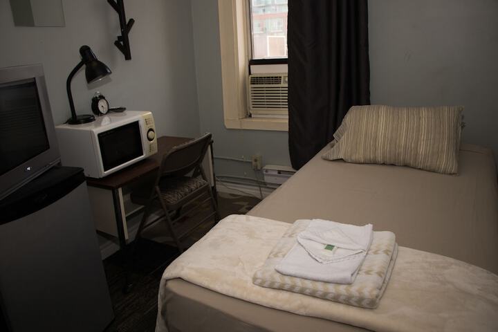 Room 17 of 73
