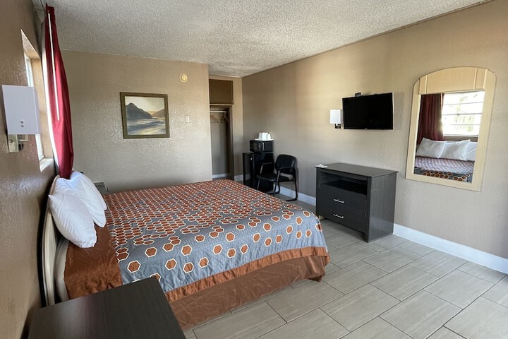 Room 5 of 19