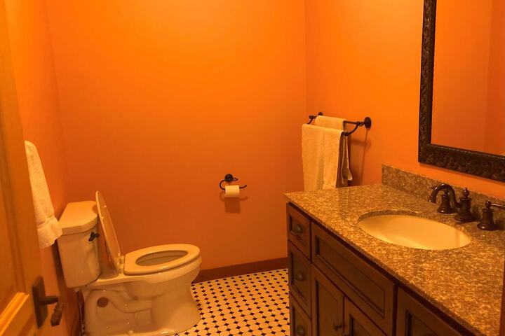 Room 160 of 241