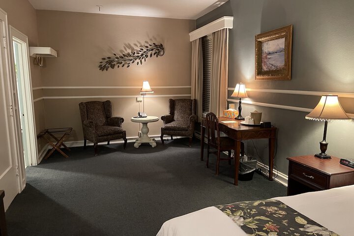 Room 16 of 32