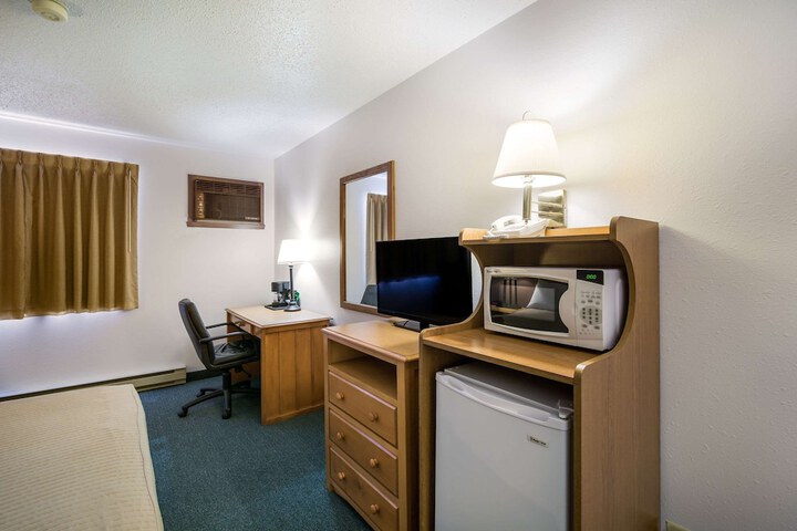 Room 17 of 33