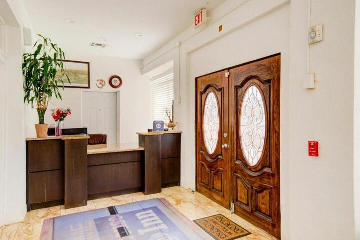 Hotel O Dilley Main St. TX