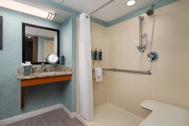 DoubleTree by Hilton Virginia Beach
