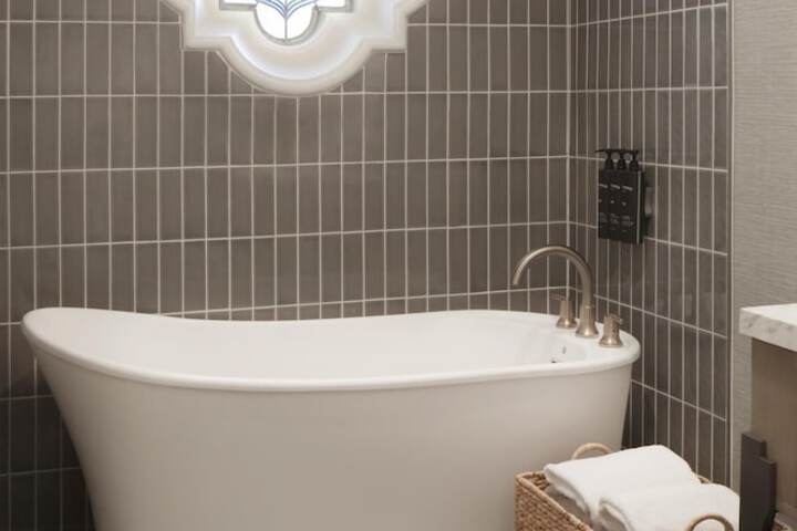 The Scottsdale Resort and Spa Curio Collection by Hilton