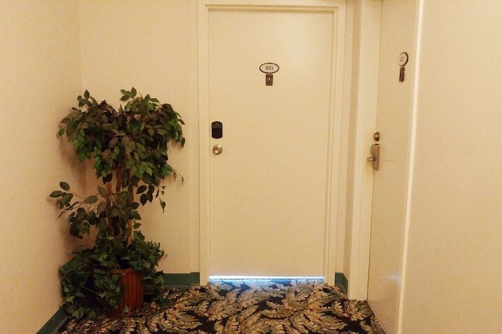 Room 37 of 137
