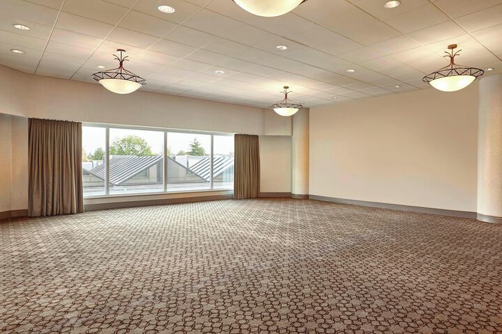 Sheraton Vancouver Guildford Hotel