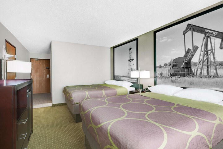 Room 33 of 43