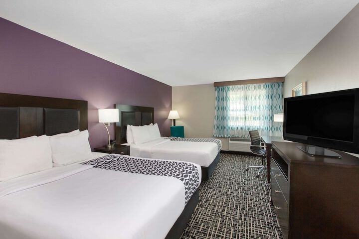 La Quinta Inn & Suites by Wyndham Blue Springs