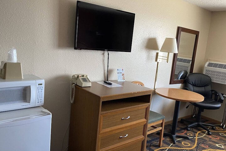 Room 14 of 30