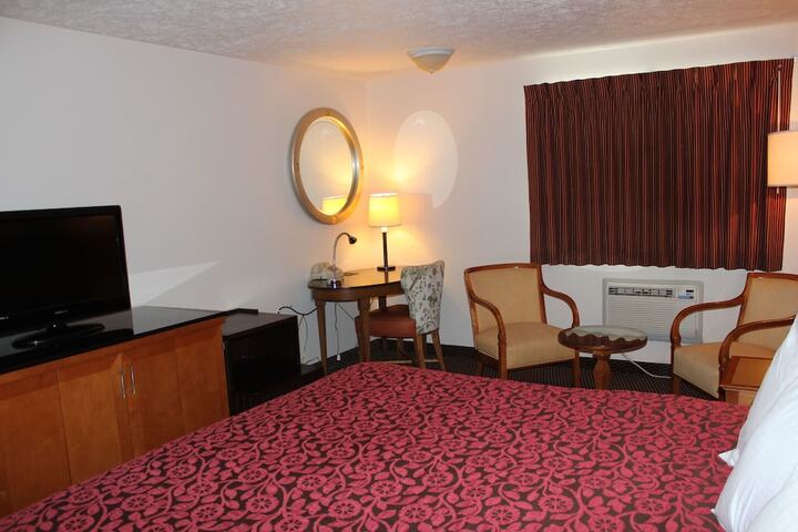 Room 26 of 85