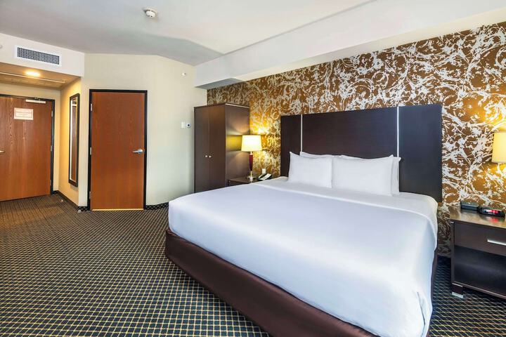 Room 34 of 53