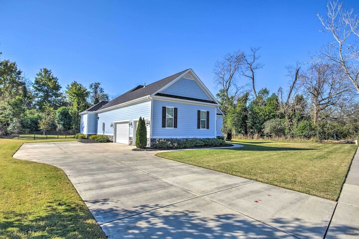 North Augusta Getaway w / Large Deck & Yard