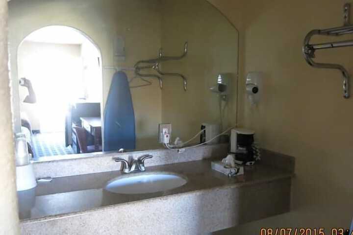 Taylor village Inn and suites