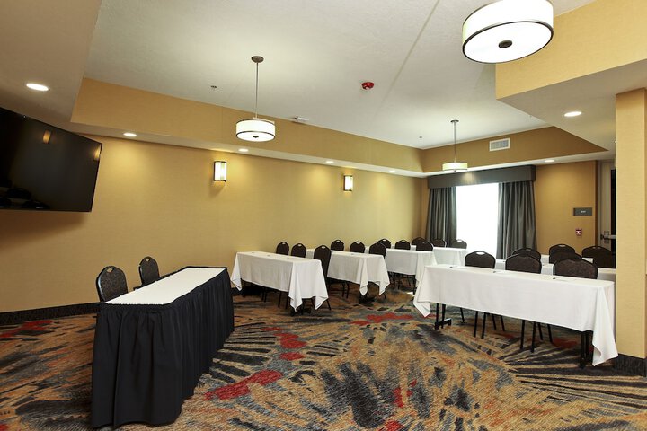 DoubleTree by Hilton West Fargo Sanford Medical Center Area