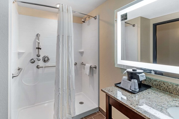 Room 12 of 35