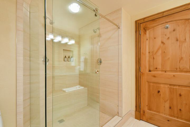 Grand Summit Hotel - Canyons Village a RockResort