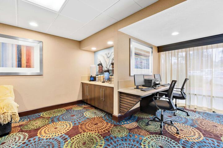 Business Center 43 of 45