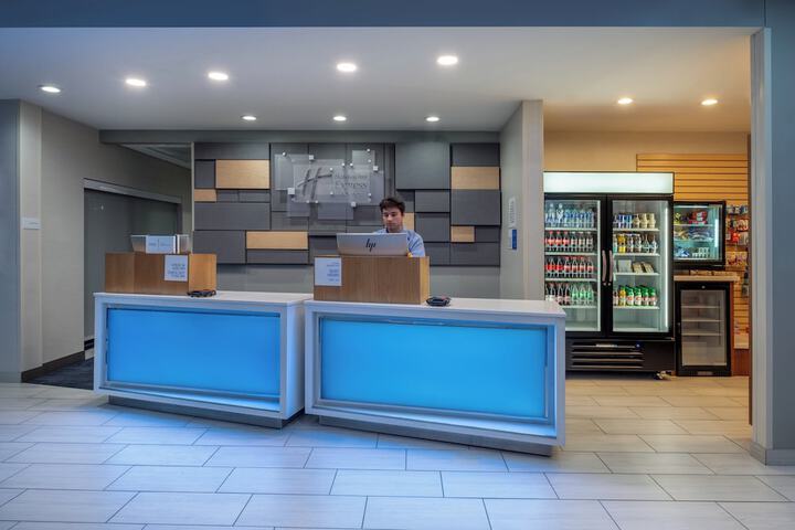 Holiday Inn Express & Suites Gilbert Mesa Gateway Airport by IHG