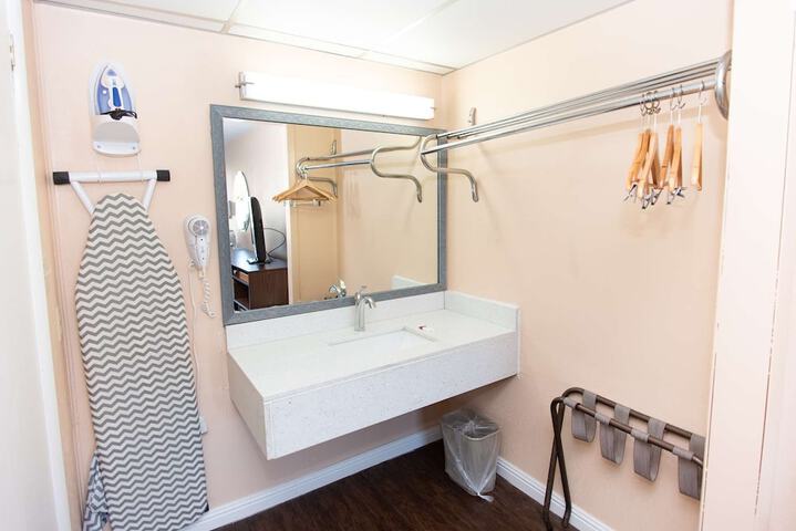 Room 20 of 27