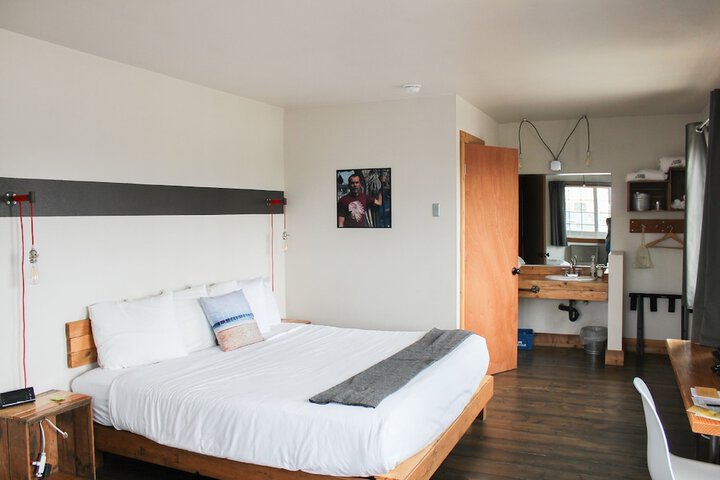 Room 42 of 76