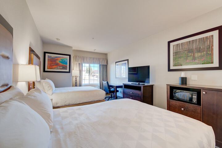 Room 106 of 215