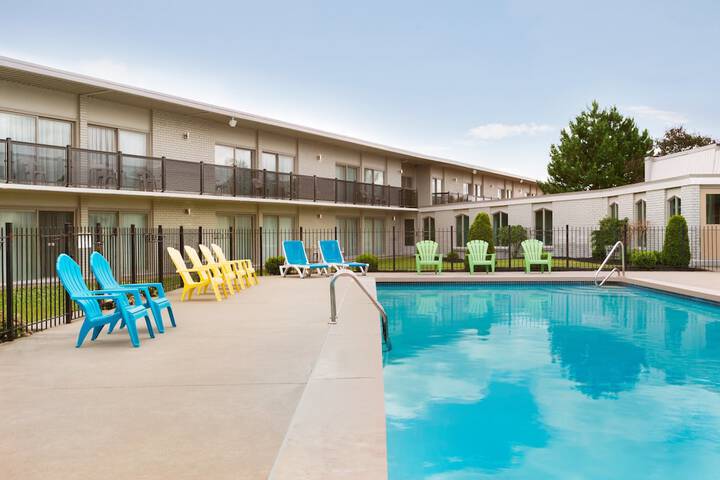 Pool 6 of 34